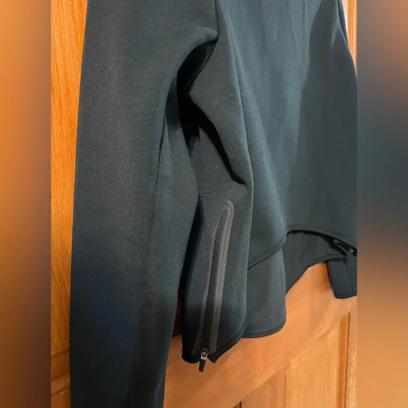 Womens Nike Sweater - Picture 2 of 2